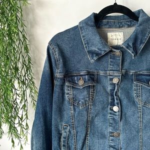 Torrid Trucker Jacket Women’s Distressed Denim Size 1X